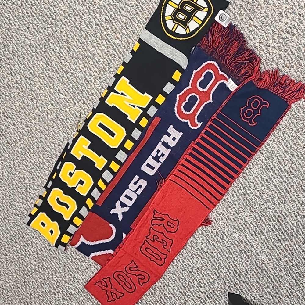 3 scarfs